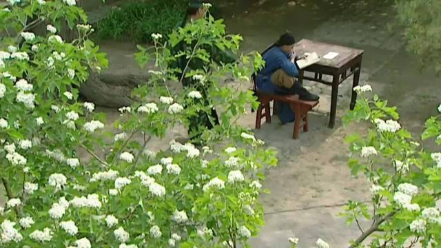 雍正王朝：也不怪十三爷得人心，小厮生计困难，他都当场慷慨解囊