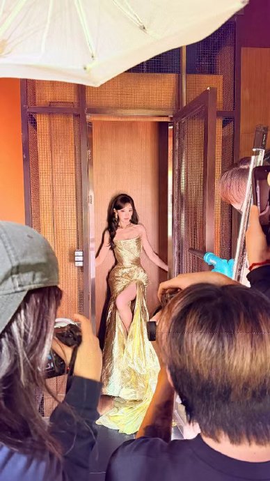 为什么彭小苒和团队在拍摄全程都没发现头发上的夹子？