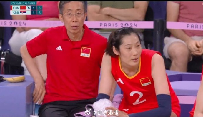 女排国手朱婷在意甲联赛经历了哪些伤病与心理挑战才重返巅峰？