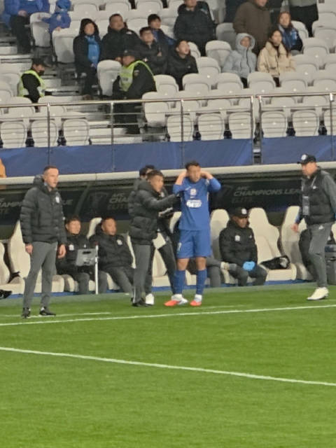 猴哥以教练身份继续留在申花太好了