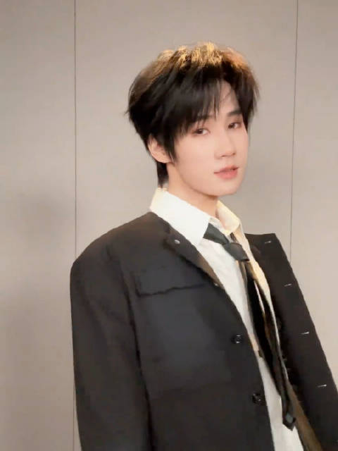 张真源范丞丞白鹿宋雨琦李昀锐共创碎镜摇震撼发布