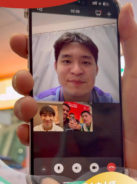 林诗栋助阿联酋残疾运动员圆梦阿布扎比大师赛