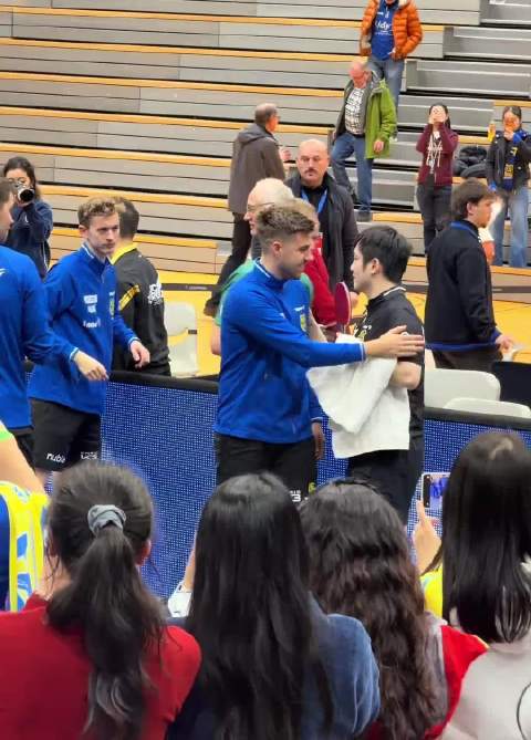 樊振东依旧真的稳，为萨尔布吕肯俱乐部拿下2分，队友只要凑上1分就拿到了胜利