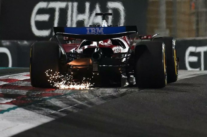 勒克莱尔是如何适应法拉利SF-26赛车的，他的驾驶风格做了哪些调整？