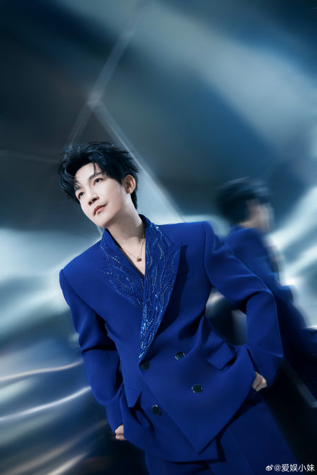 44岁陈楚生春晚全开麦唱跳封神！网友赞其舞台如“法拉利”般精准强悍