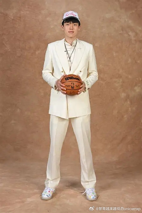 杨瀚森垃圾时间补扣，超越河升镇创亚洲球员得分里程碑