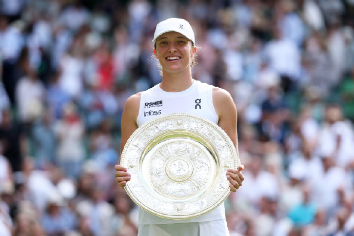 斯瓦泰克这场比赛后，她本赛季的战绩和排名有何变化？