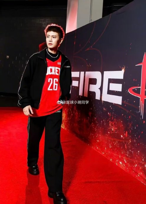 任嘉伦火箭主场圆梦：从姚明粉丝到中场表演嘉宾