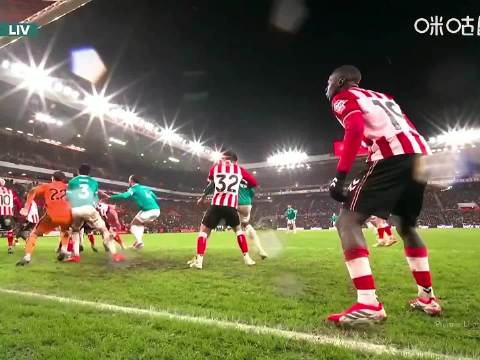 利物浦1比0险胜桑德兰，英超争五进入白热化