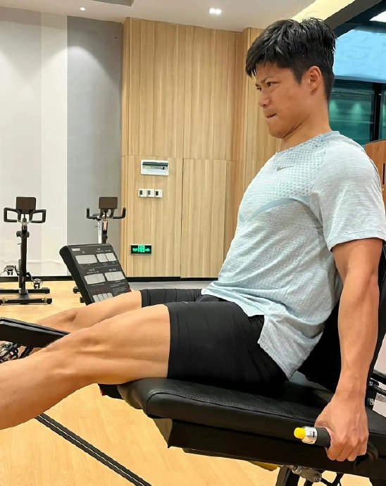 苏炳添作为运动员转型学者，对他研究中国短跑课题有何独特优势？