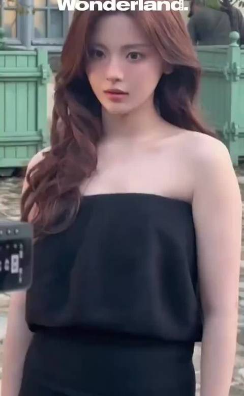 时装周最权威的生图来了，巴黎世家和杨超越的适配度太高啦