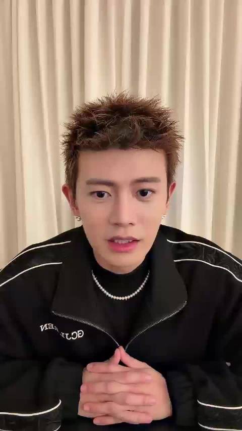 任嘉伦纽约直播称西餐可吃但必吃中餐