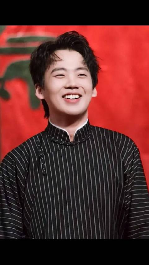 郭麒麟封箱演出爆笑全场，父子互怼成年度最佳