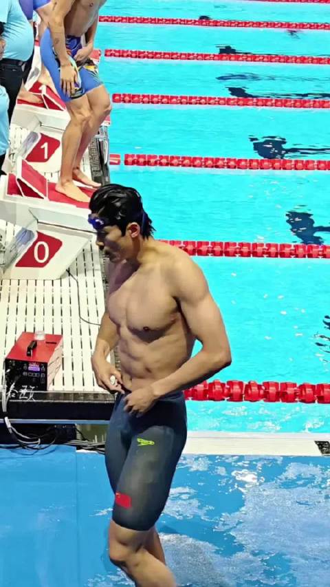 富有且慷慨，时刻不忘提醒大家做好体重管理