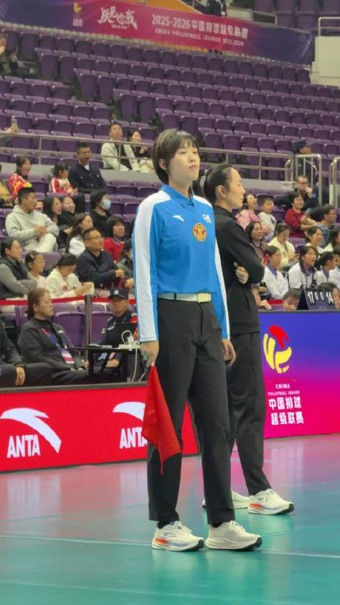 戎万千百和刘亚