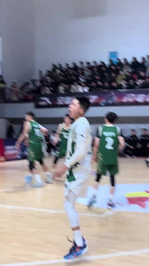 原来欧文看自己打球是这种感觉！