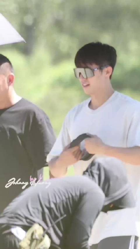 黄景瑜新剧《岁月有情时》即将开播