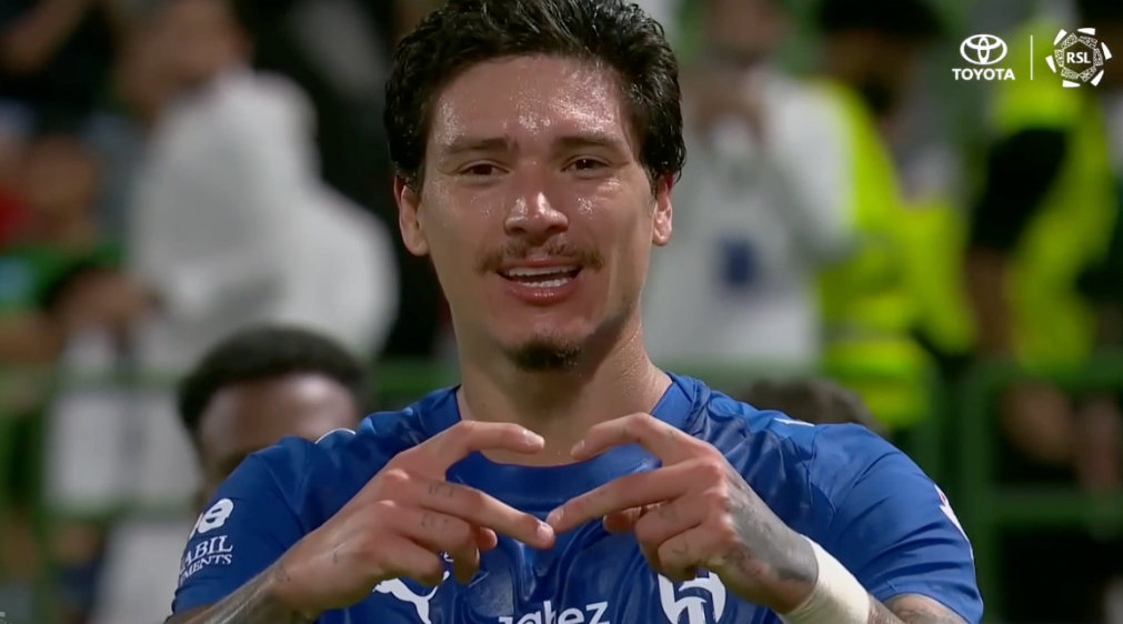 达尔文·努涅斯进球效率尚可但多为吃饼，身价暴跌近半