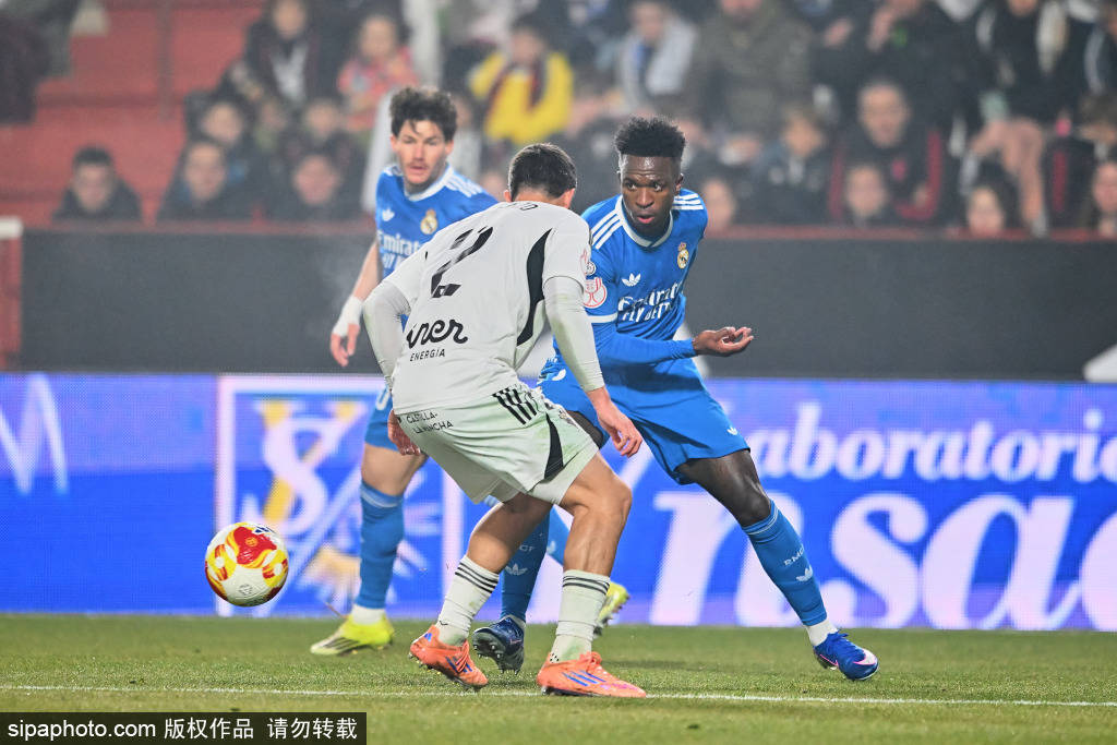 1-2:贝蒂斯在补时时间击败皇家马德里