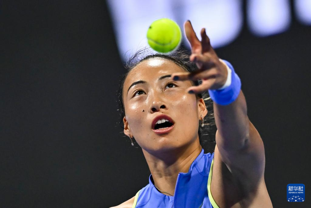网球——WTA卡塔尔公开赛:郑钦文无缘八强