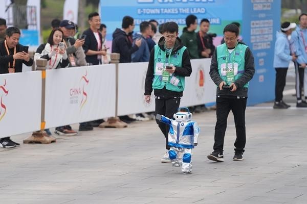 “小巨人”成长记_新闻频道_中国青年网