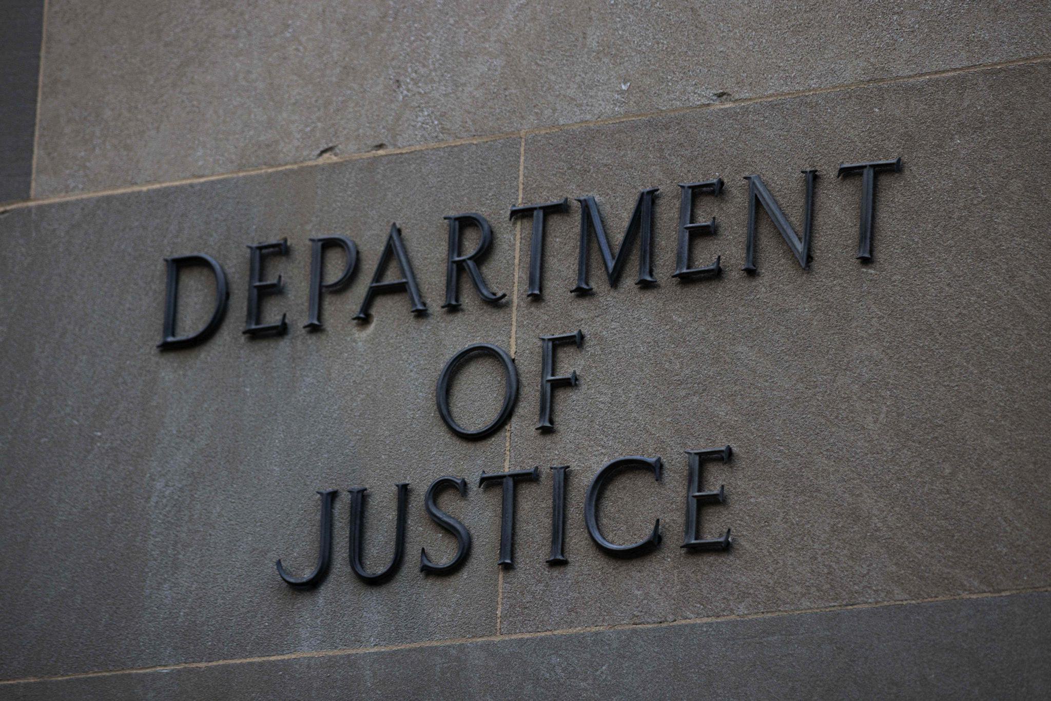 爱泼斯坦案持续引发美欧政坛震动 美司法部长国会“过堂”吵翻天