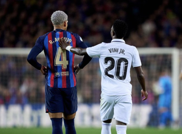 阿斯：得知阿劳霍有抑郁症时，维尼修斯主动致电他送上鼓励