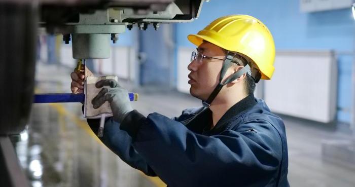 （新春见闻）西安动车段：动车组夜检保出行