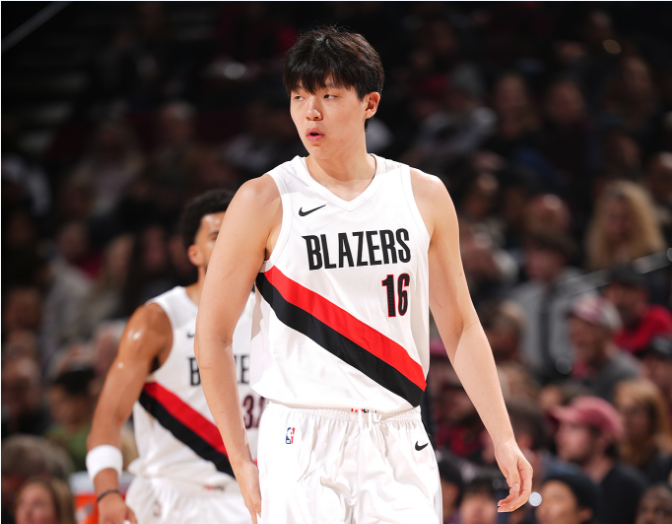 杨瀚森垃圾时间2+1+1:献劲爆补扣 成开拓者惨败夜少有亮点