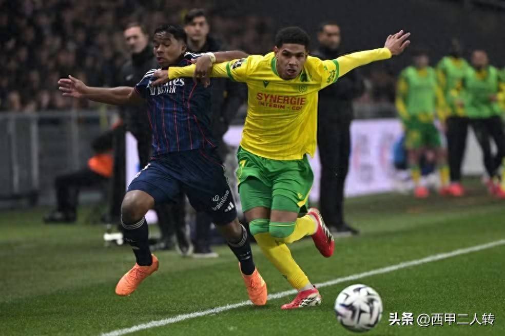 里昂主帅不满恩德里克红牌判罚:对方犯规在先,判罚难以接受