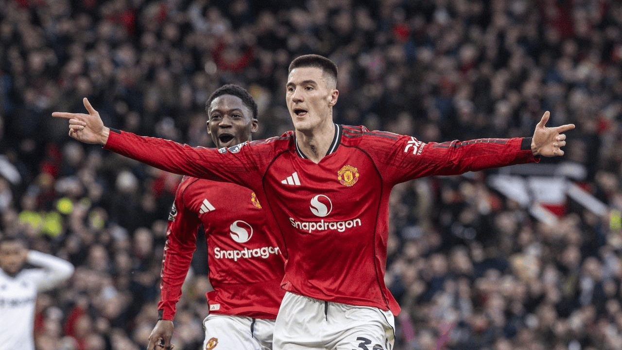 舍伍德:齐尔克泽、乌加特“不配穿红魔球衣”,谢什科仍需观察_曼联_迈克尔·卡里克_欧冠