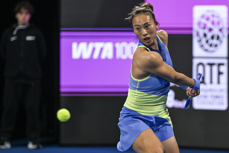 WTA多哈站郑钦文三盘惜败莱巴金娜,手肘稳定成最大利好