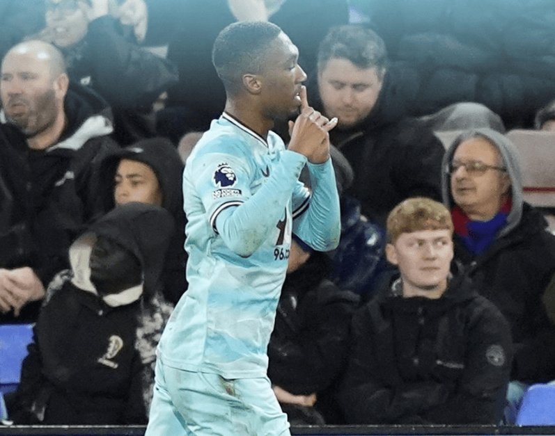 英超历史上半场0-2变3-2的前4队里，只有切尔西最终赢球