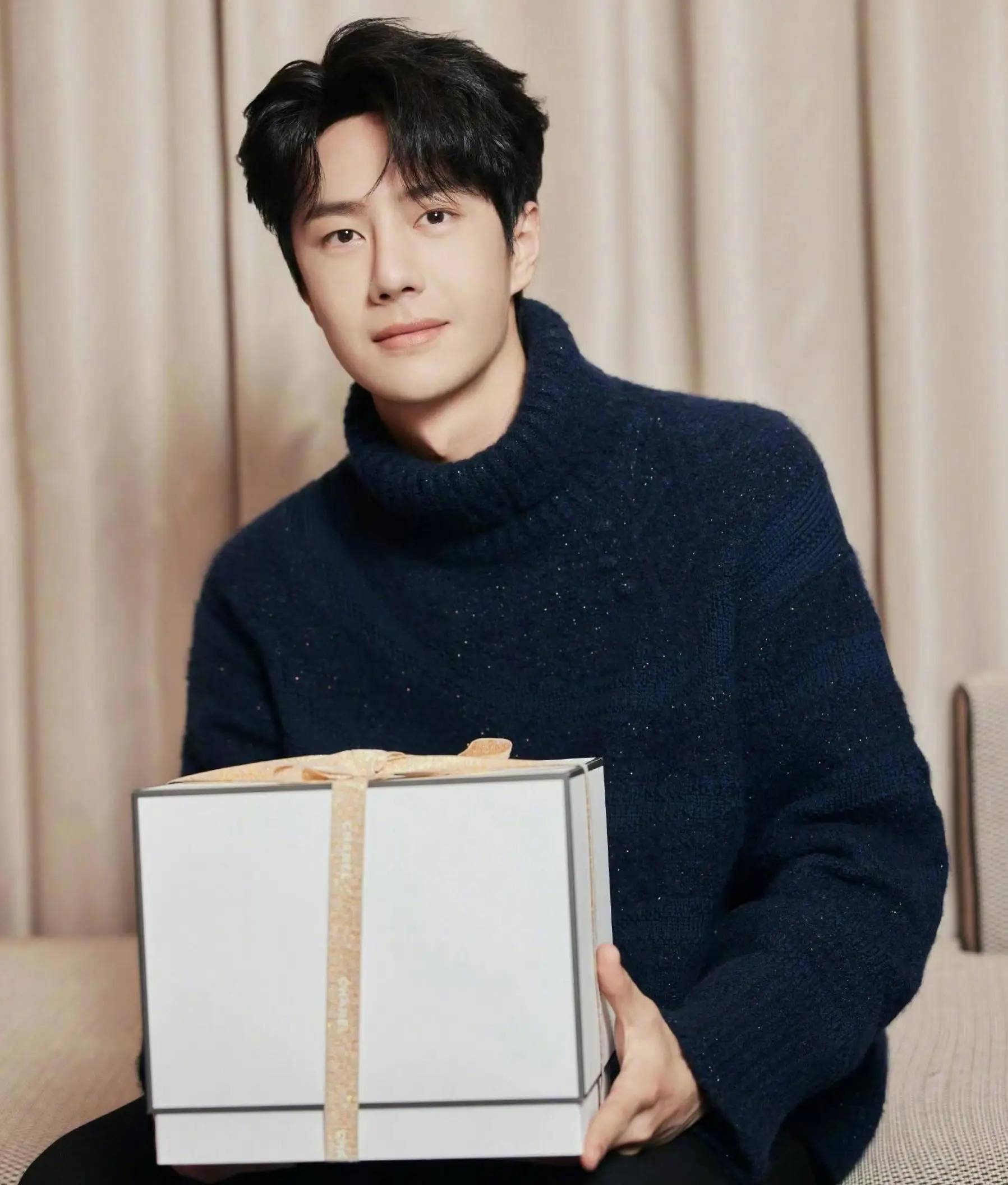 王一博:多栖发展的全能偶像,新时代青年的榜样