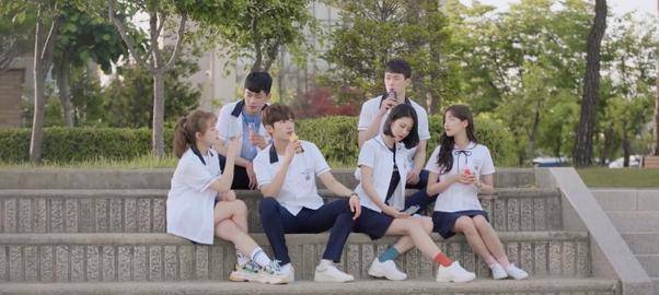 原创 岳云鹏18岁，贾玲18岁，沈腾18岁，网友：岁月是一把杀猪刀