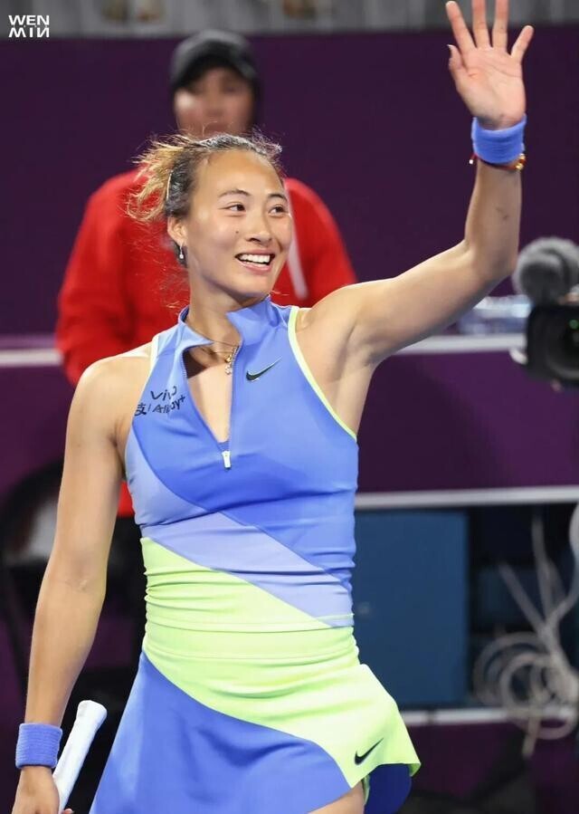 郑钦文两连胜约战莱巴金娜