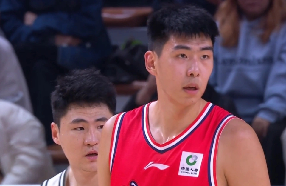 当众顶撞后彻底决裂， 2米26高塔离队 广东青训真的错了