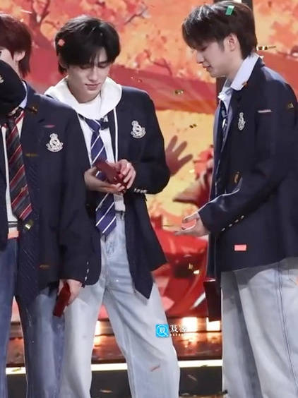 宋亚轩拒绝刘耀文帮他保管金子