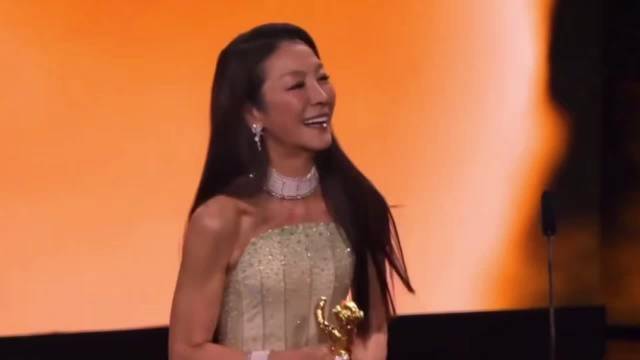 杨紫琼获柏林电影节终身成就奖，感言称电影值得冒险