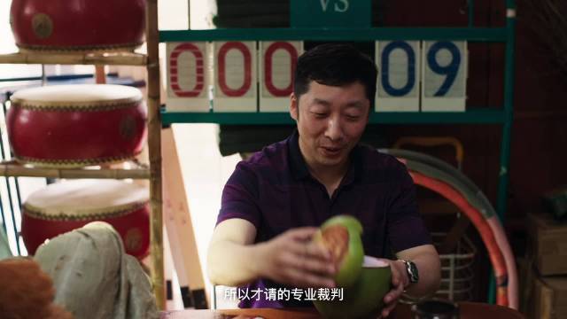 中国球迷热议《九号秘事》台词调侃国足现状