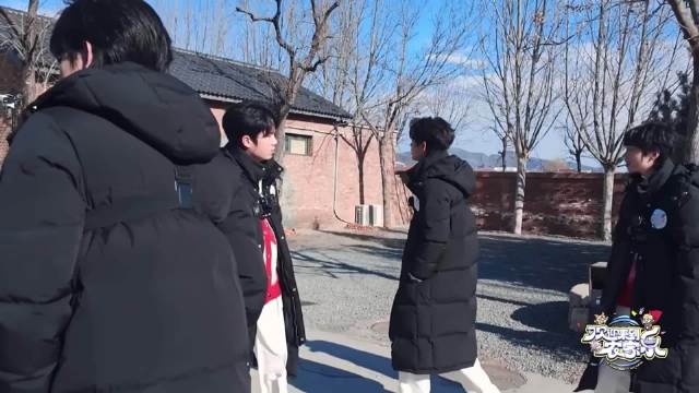 刘耀文宋亚轩游戏互动淘汰花海