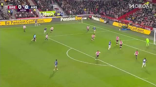 枪手打破僵局！因卡皮耶传中助攻，马杜埃凯头球破门滑跪庆祝！