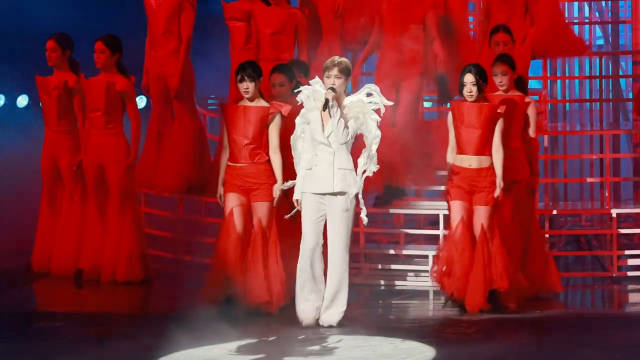 李宇春获国际影响力音乐人荣誉