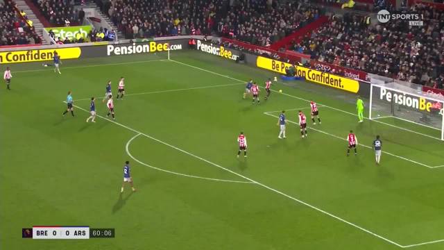 阿森纳传中战术破僵局，因卡皮耶助攻马杜埃凯头球建功