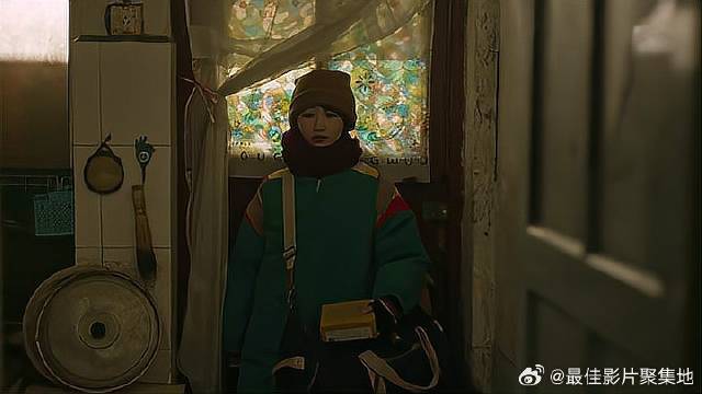 周冬雨回家过年，怎料开门只见爸爸遗像，瞬间失落！