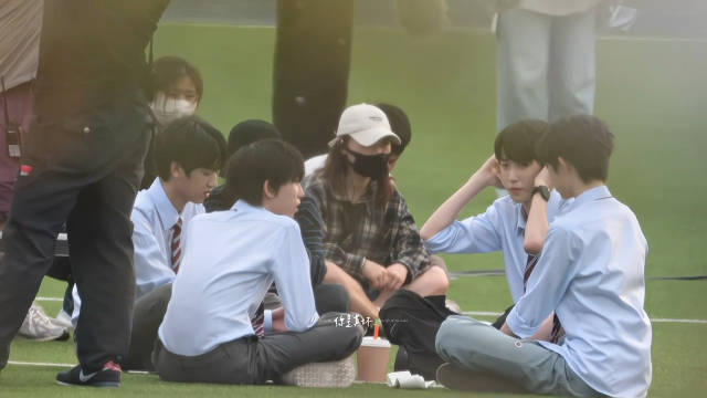 TF四代新剧操场路透曝光，张桂源左奇函等学长亮相