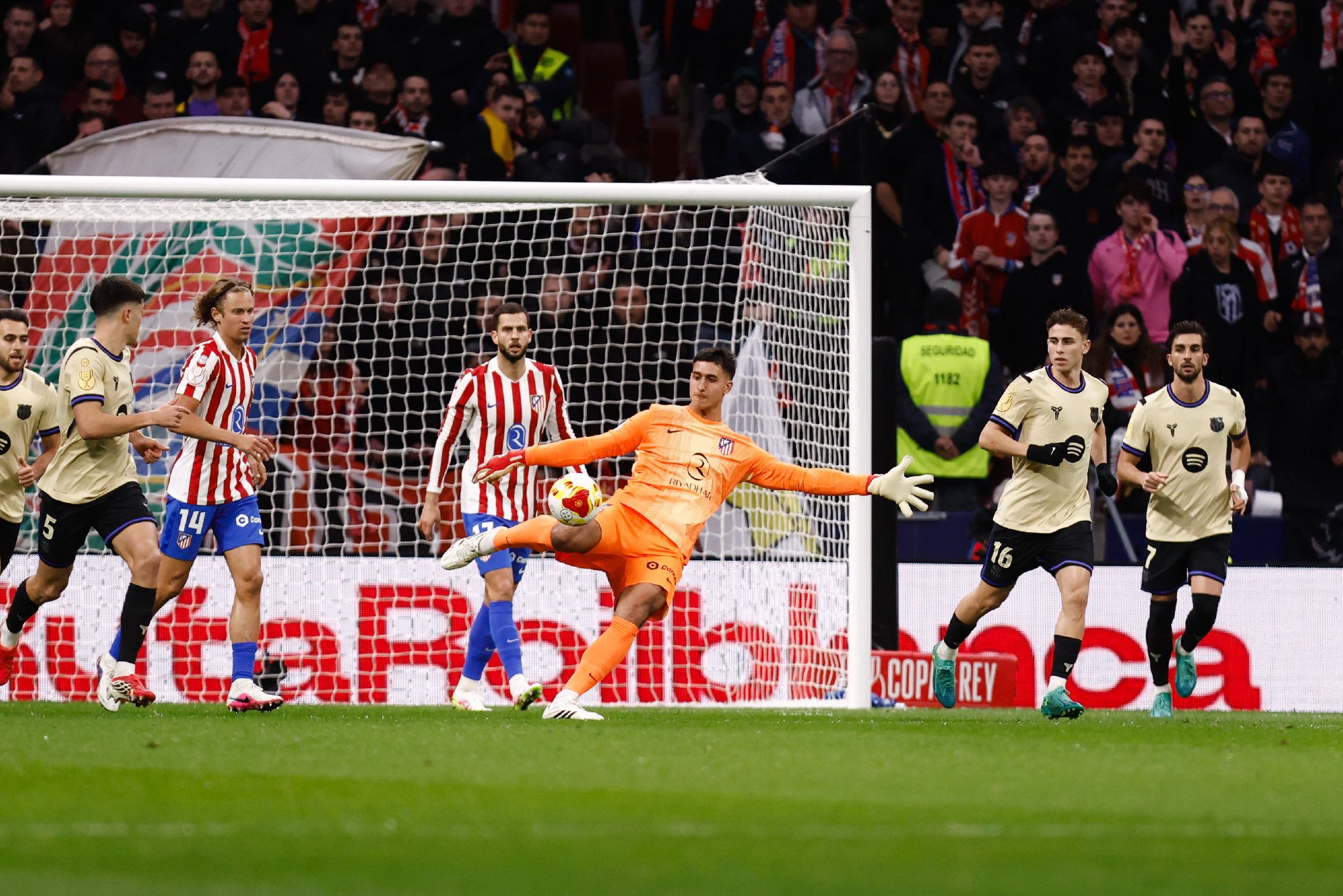 零封巴萨 干得漂亮，胡安！