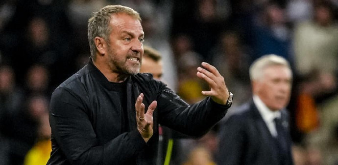 斯坦福桥0-4惨案！弗里克固执战术致巴萨崩盘，更衣室裂痕已现？