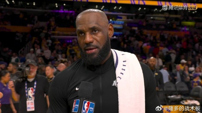 NBA历史上还有哪些球员在40岁以后拿到过三双？