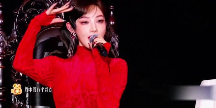 彭小苒浪姐舞台淬炼绽放魅力